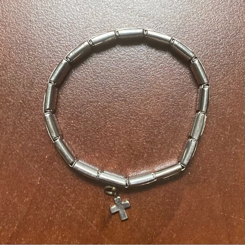CLAIRE'S unfinished silver color bracelet with cross charm